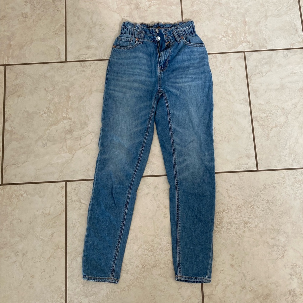 American Eagle Medium Wash Jeans